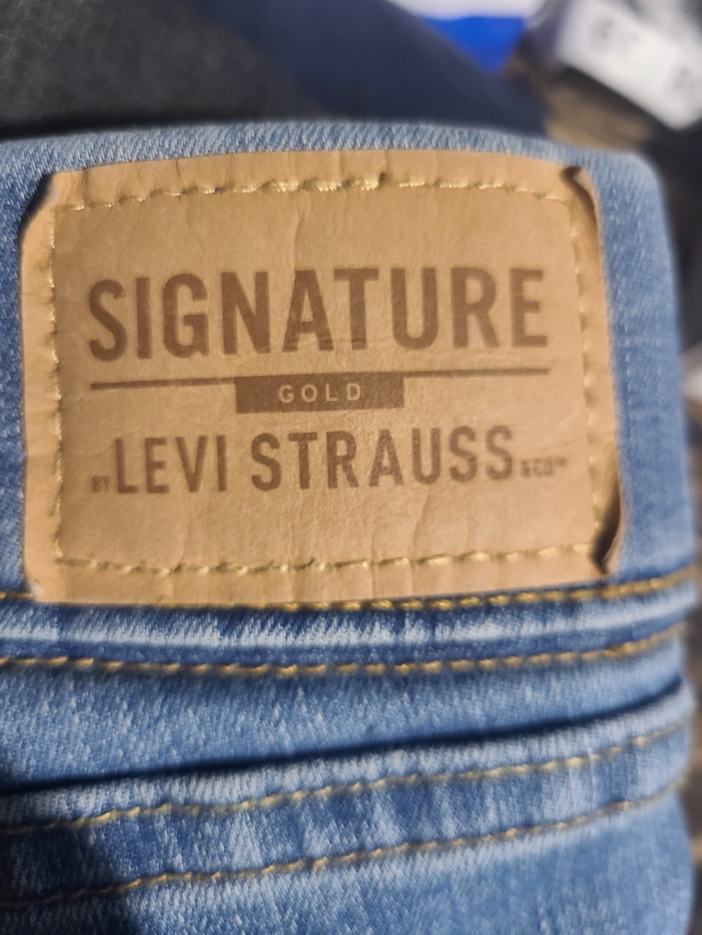 Levi Strauss Signature Light Wash Stretch Shaping Jeans - Size 18L - Picture 10 of 10